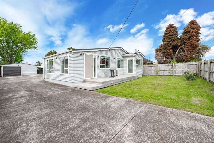 25 Tiroroa Avenue Te Atatu South_39