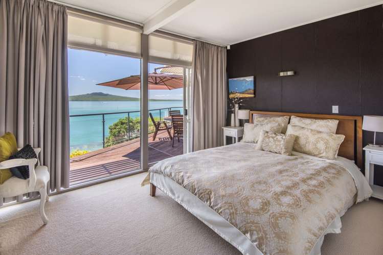 90 Seacliffe Avenue Narrow Neck_14