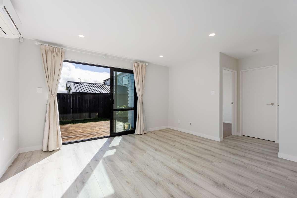 8 Alexander French Close_4