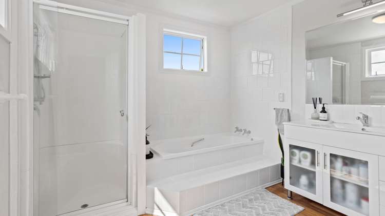 20 Sunset Street Hilltop_17