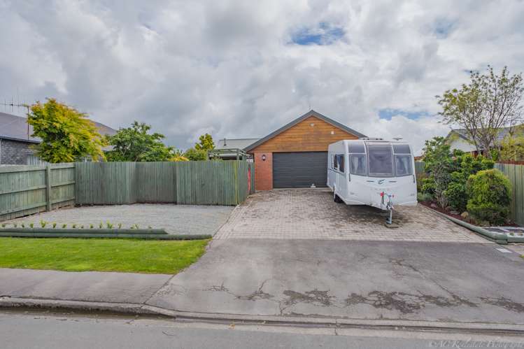 45 Pages Road Marchwiel_17