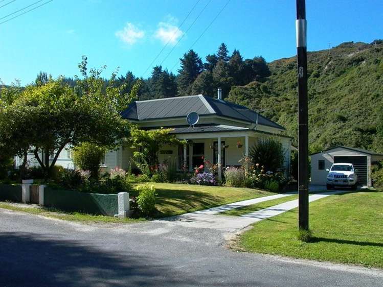3 Rosstown Road Reefton_13