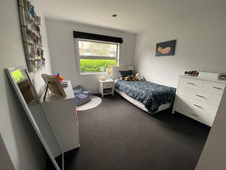 6 Chestnut Close Kelvin Grove_12