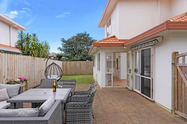 2/1 Mossop Rise Glenfield_0