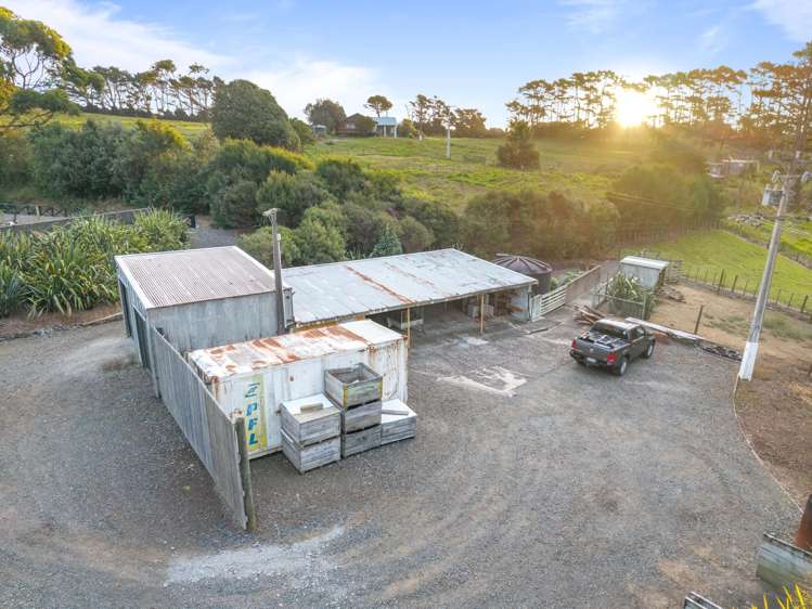 376 Taiapa Road Muriwai Beach_42