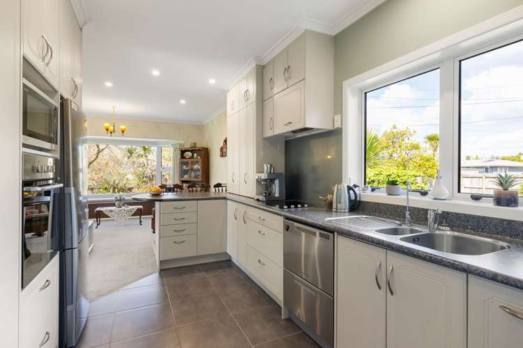 27 Paulette Place Queenwood_13