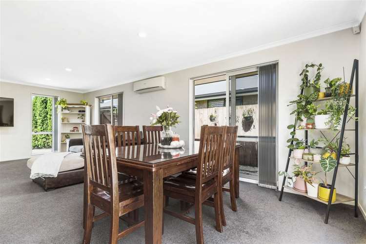 64 Farnborough Drive Grandview Heights_3