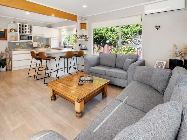 22 Jandell Crescent Bucklands Beach_1
