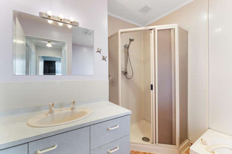 28 Kiharoa Street Otaki Beach_12