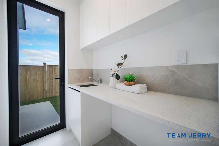 1 Korowhiti Road Clarks Beach_11