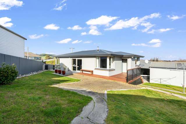Immaculate & Move-In Ready