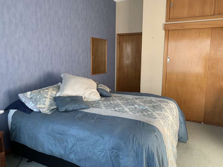 37 Main Road Owaka_13