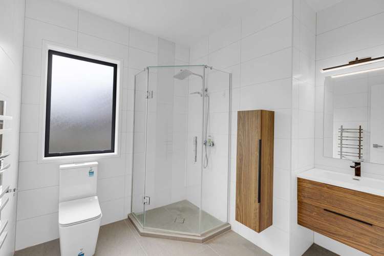 62 Donegal Park Drive Flat Bush_14