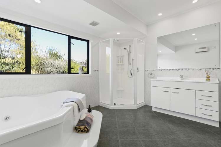 6 May Avenue Te Atatu South_17