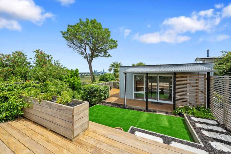 39 Ngataringa Road Devonport_24