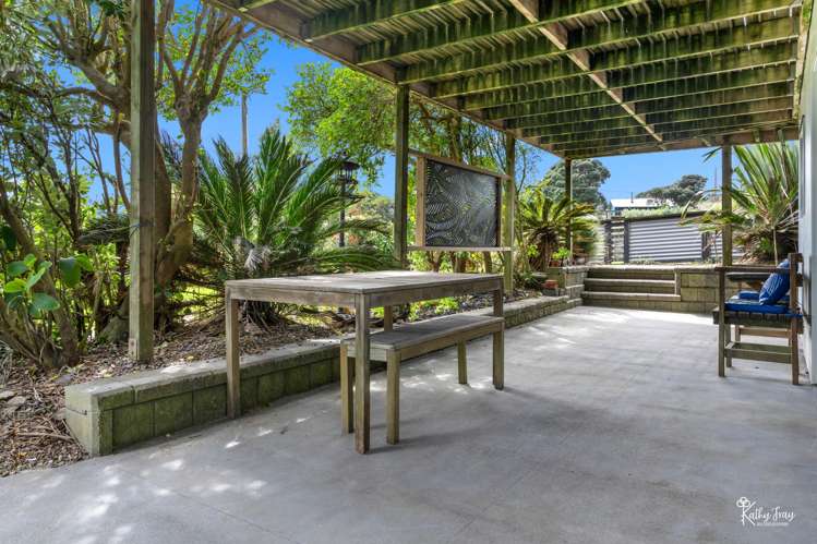 6 Bayly Street Baylys Beach_32