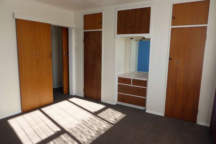 2/14 Snowden Crescent Islington_8