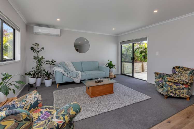 13 Olney Court One Tree Point_10