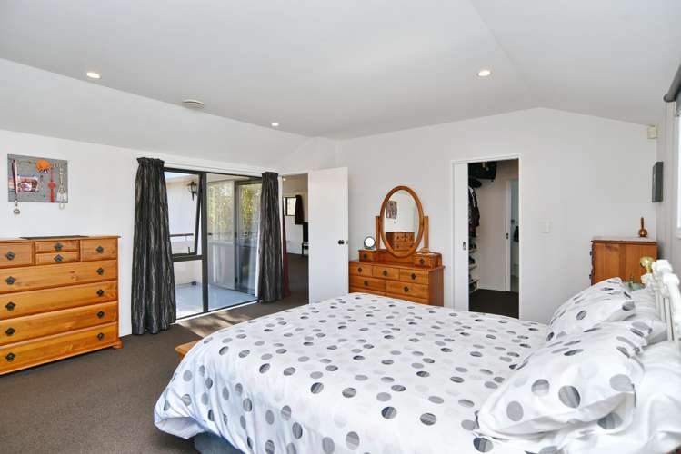 63 Trafford Street Harewood_16