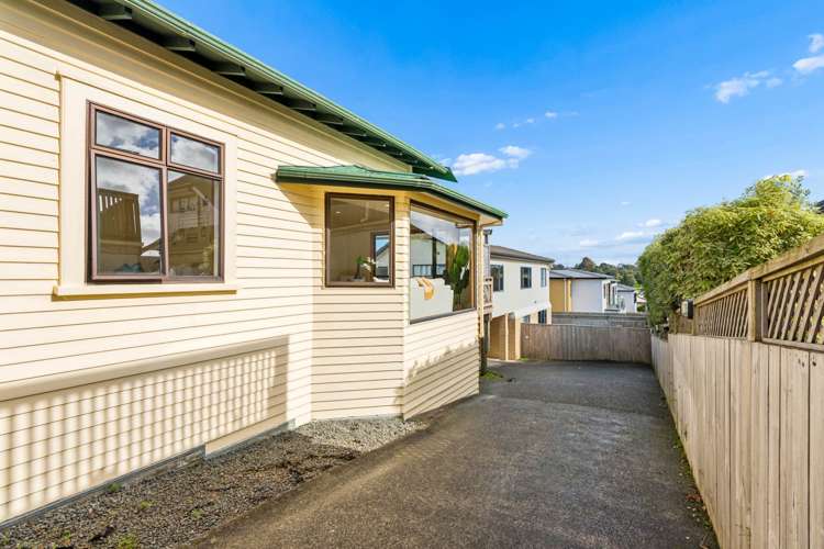 35 Staveley Avenue Hillsborough_9