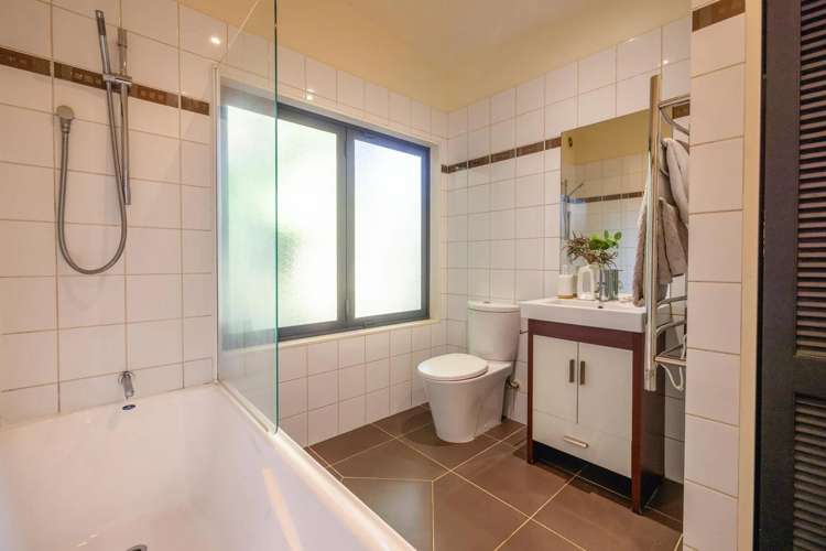 33 Crescent Road East Ostend_19