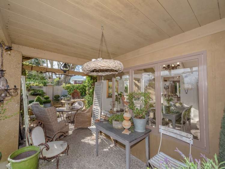 772 River Road Chartwell_20