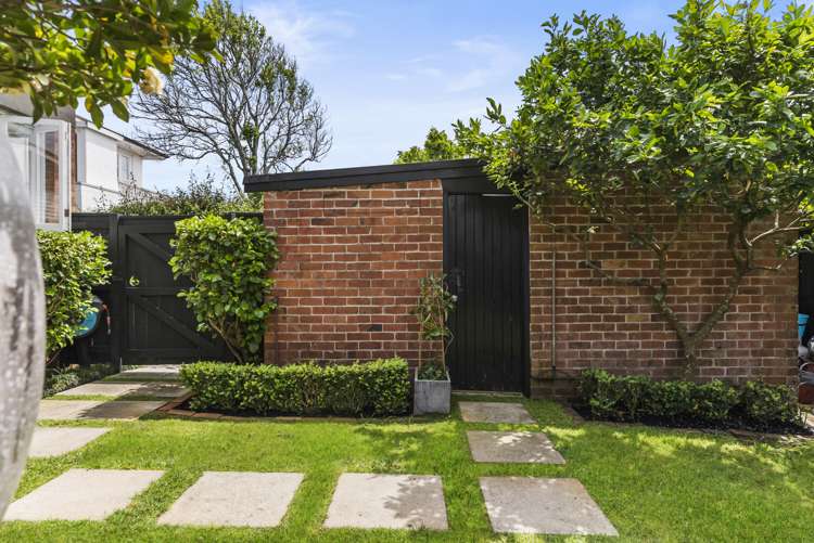 2/75 Queen Street Northcote Point_15