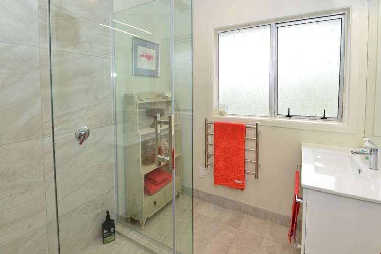 93 Chatham Road Helensville_10