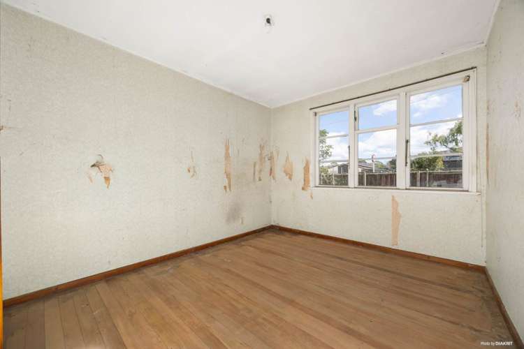 107 Point England Road Point England_7