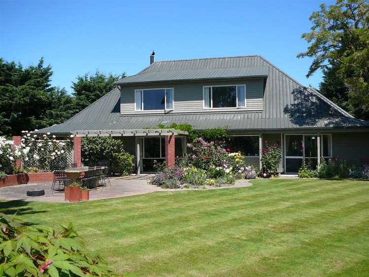 592 Mount Thomas Road Fernside_0