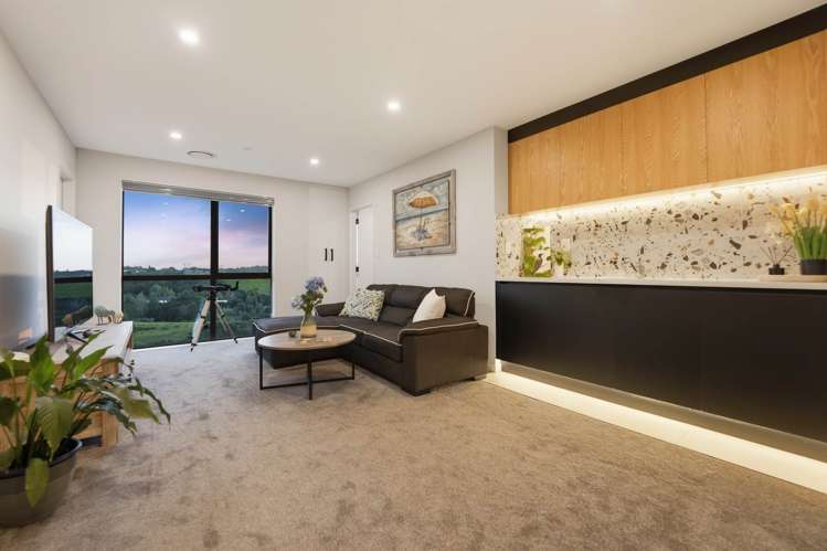 26 Ridgehill Rise Flat Bush_15