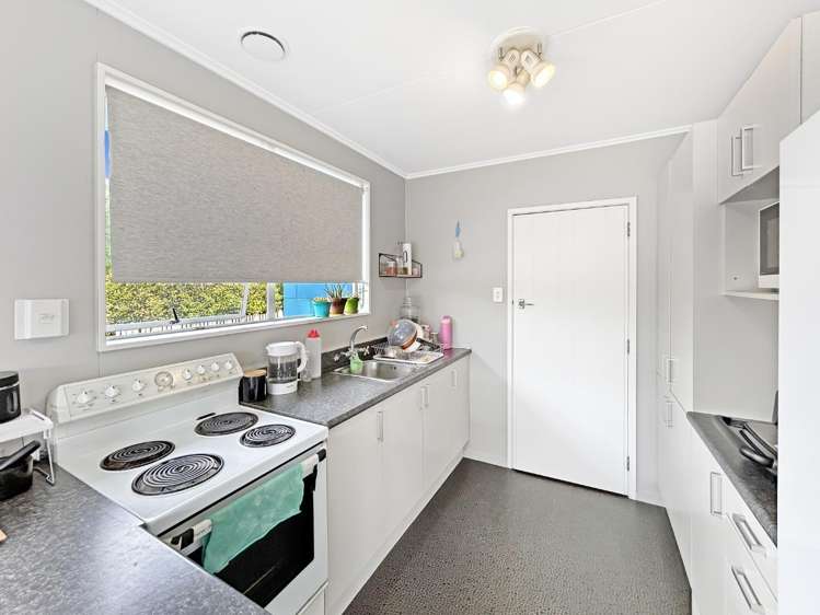 1 Kaka Street 10437_1