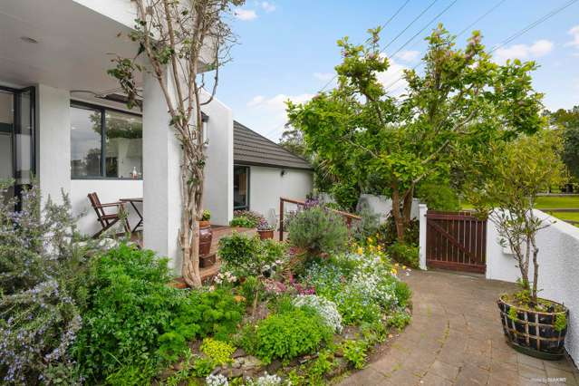 2/72 Wairoa Road Narrow Neck_3