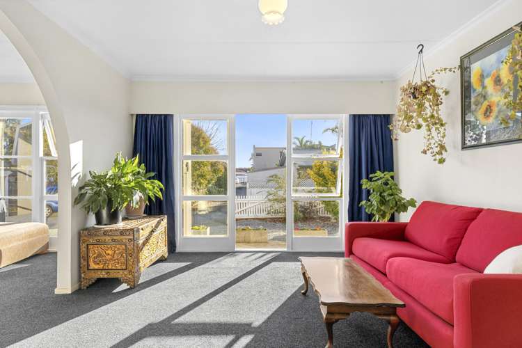 2/37A Tahunanui Drive_0