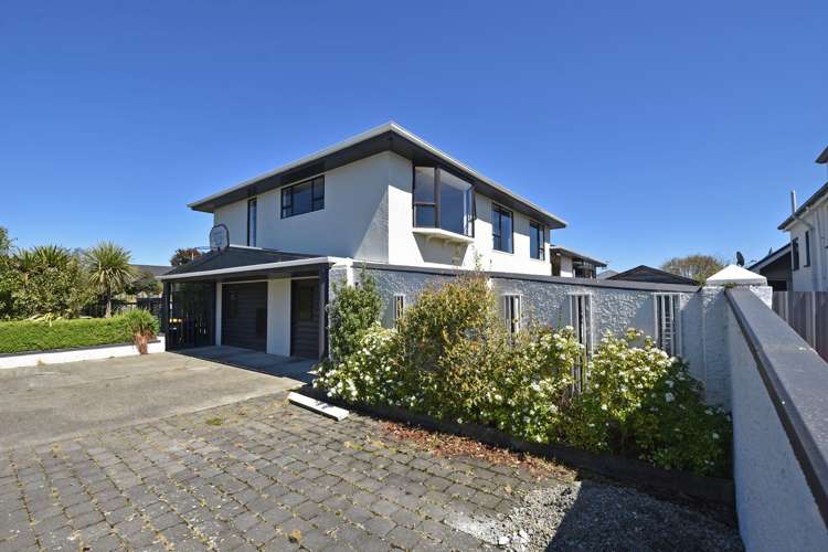 708 Queens Drive Waikiwi_17