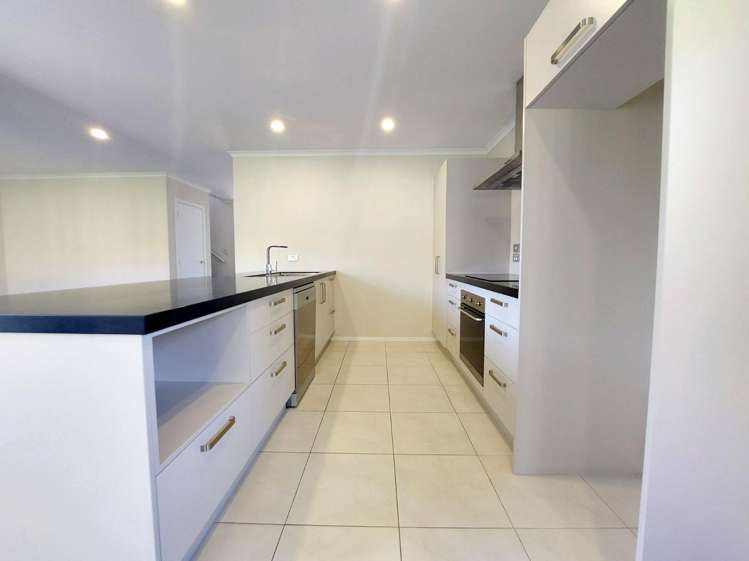 35 Ridgedale Crescent 2743_3