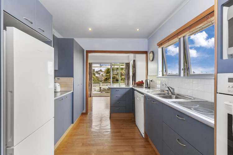 64 Stott Avenue Birkdale_10