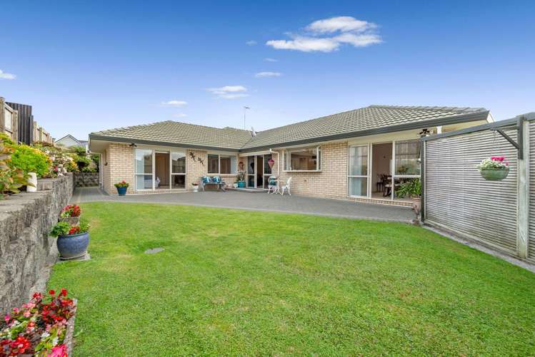 1 Conacher Close_1