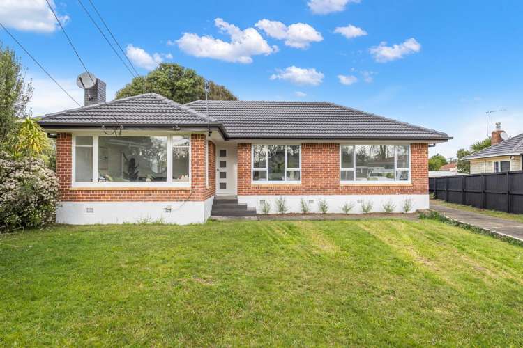 8 Malcolm Place Mangere East_18