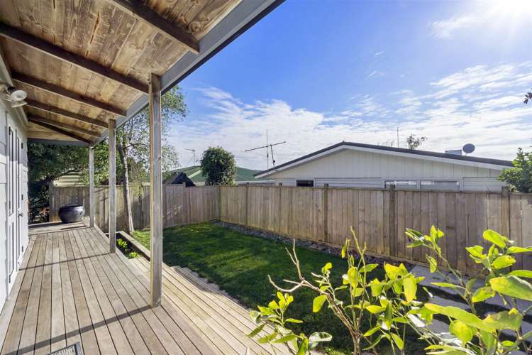 2/30 Bond Crescent Forrest Hill_7