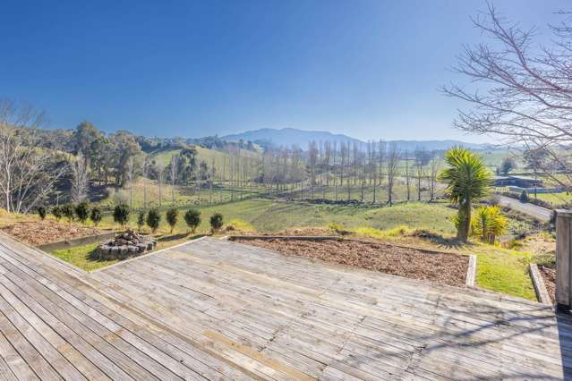Hilltop Haven with Breathtaking Views