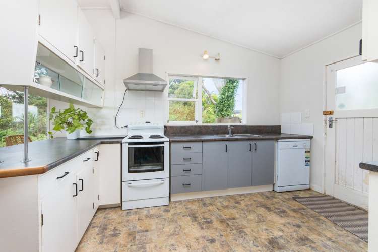 6 Kia Ora Road Beach Haven_6