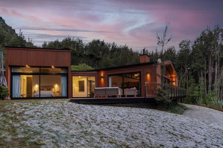 18 Falcon Heights Mount Creighton_33