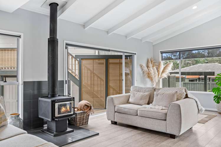 43 Onedin Place Titirangi_8