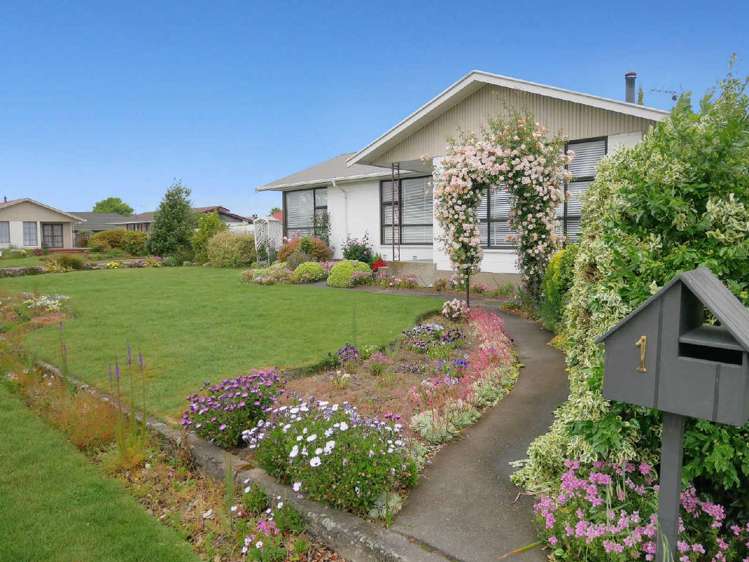 1 Dunluce Place Hornby_18