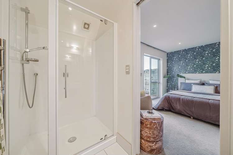 70 Saddleback Grove Karori_12