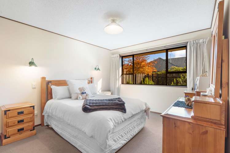 3 Raeburn Place Gore_15