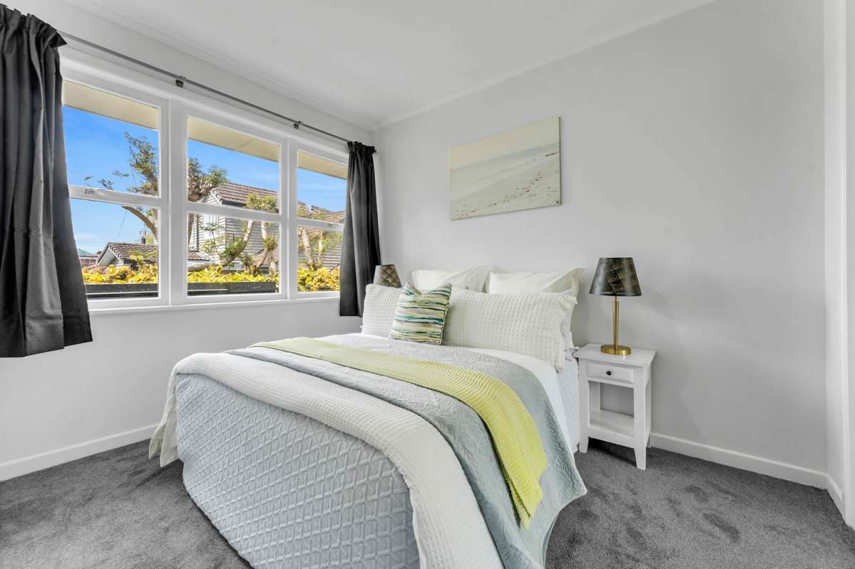 2/53A Mount St John Avenue_1
