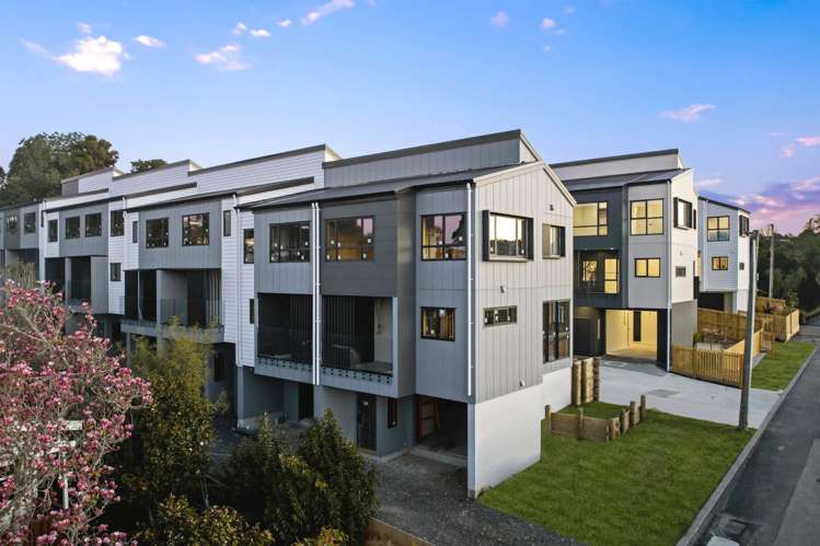 71 Archers Road_0