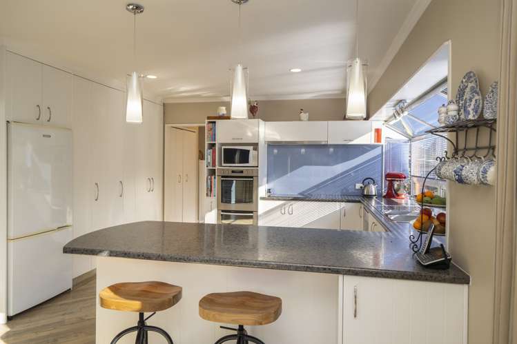 4 Stead Crescent Stoke_7